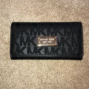 Micheal Kors wallet